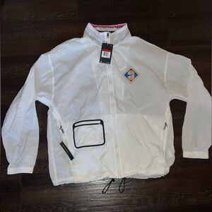 MENS NIKE Large Nike Court